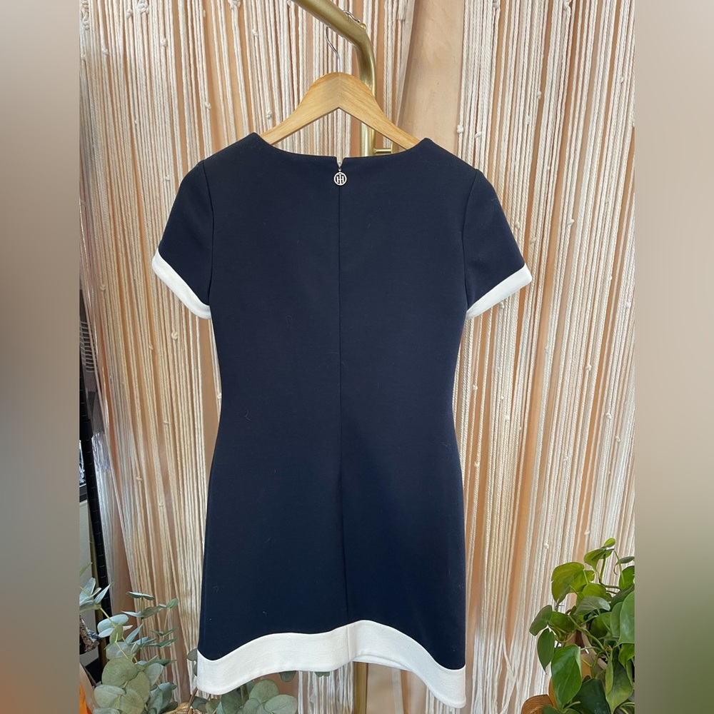 Tommy Hilfiger Navy and White Shift Dress short sleeves with faux pockets - Picture 4 of 8